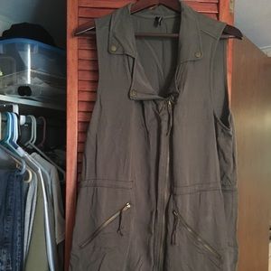 Maurice’s utility vest